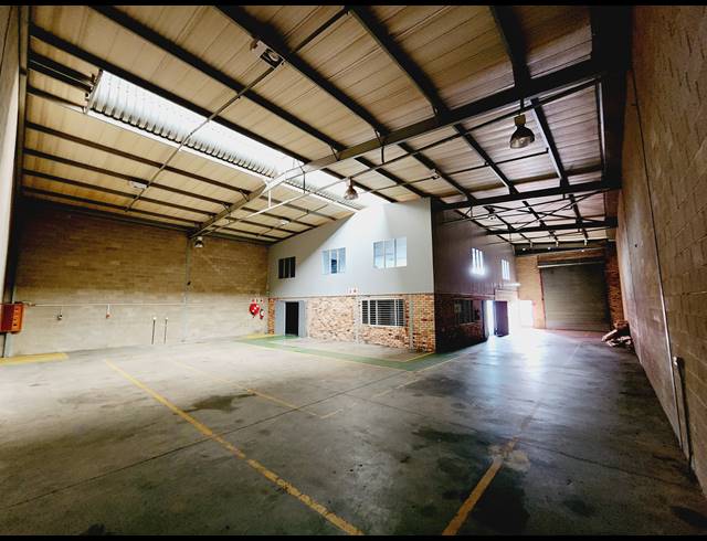 637M² WAREHOUSE TO LET IN KYA SANDS